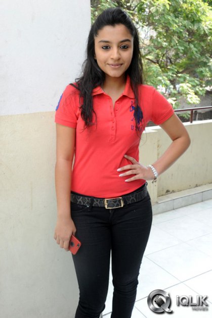 Alisha-Baig-at-Basanti-Movie-Audio-Success-Meet